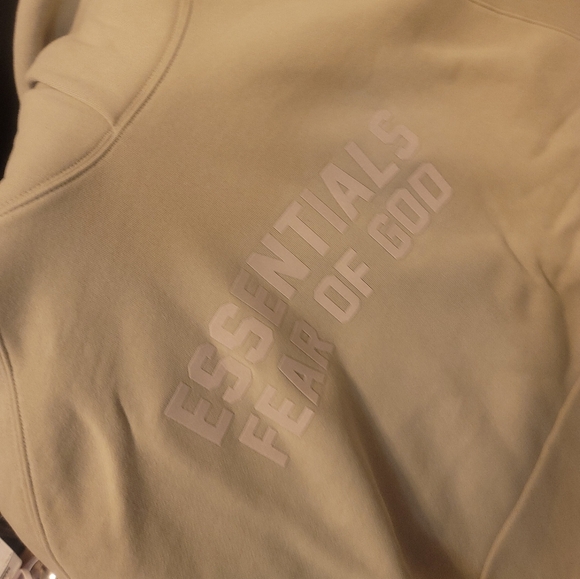 *BRAND NEW NEVER WORN!! Essentials Fear of God Gray Raglan Hoodie mens size XXL - Picture 5 of 7